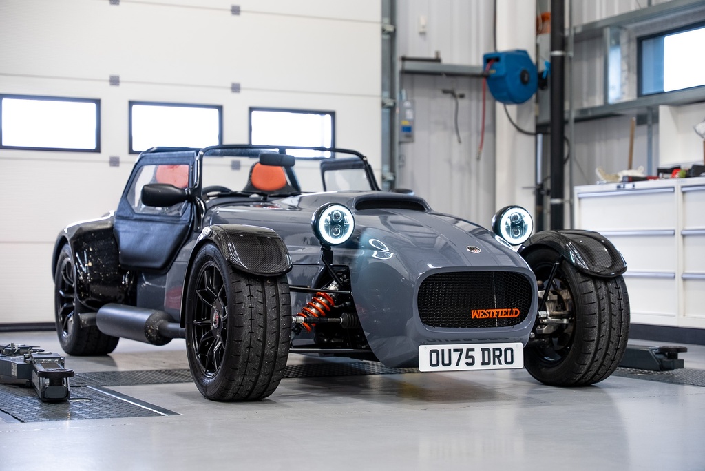 5+3/4" Black LED Headlamp With Halo RHD/LHD