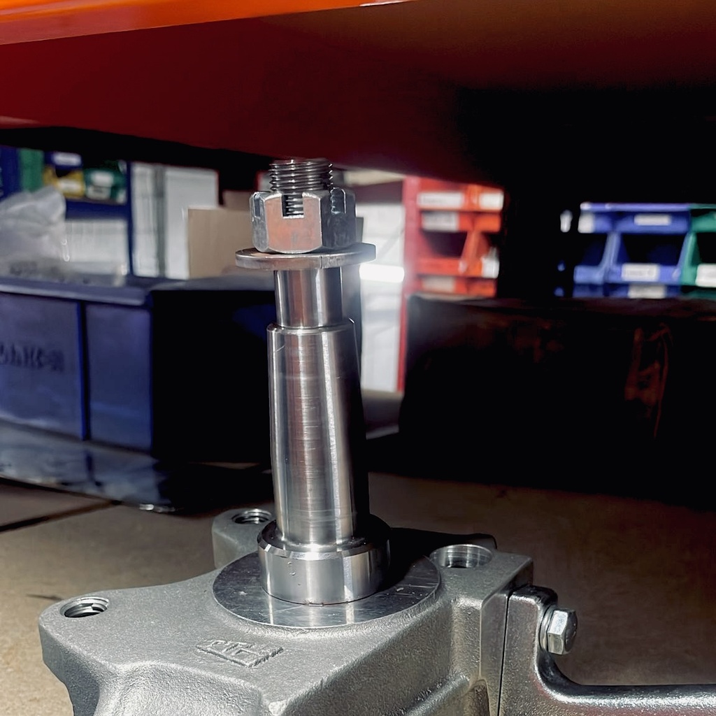 Westfield Aluminium Upright Front Stub Axle