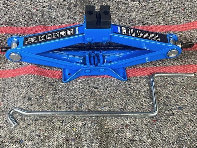 Scissor Car Jack (Clearance)